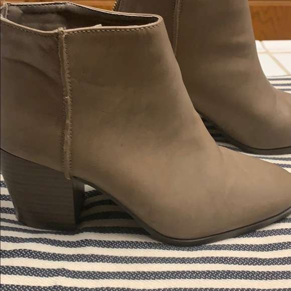 Booties 6.5 - Picture 2 of 3